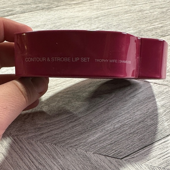 HUDA BEAUTY Lip Kit Tins -*Limited* - Picture 6 of 7